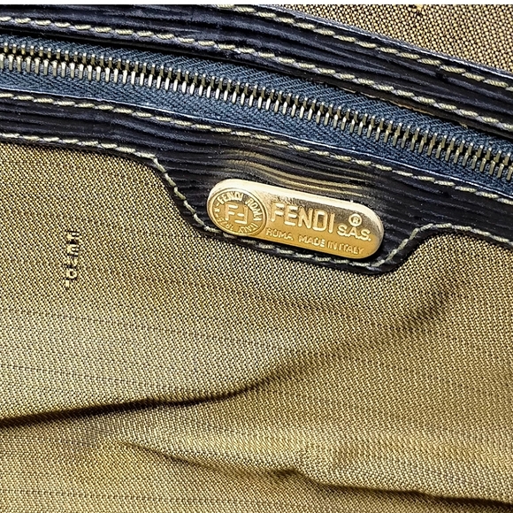 FENDI ZUCA LOGO TRAVEL BAG - Picture 6 of 8